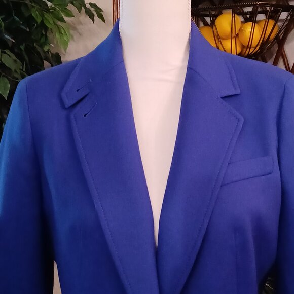 EUC Talbots "The Kate Fit" Vibrant Royal Blue One-Button Wool Blazer Size 10 - Picture 2 of 6